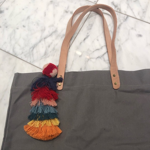 Grey canvas tote with raw leather straps and charm - Picture 2 of 4